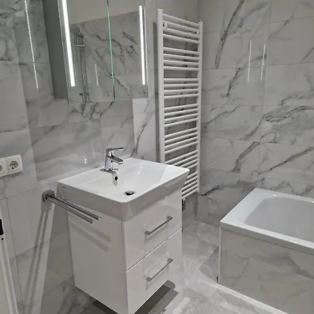 In Center Of דירה *