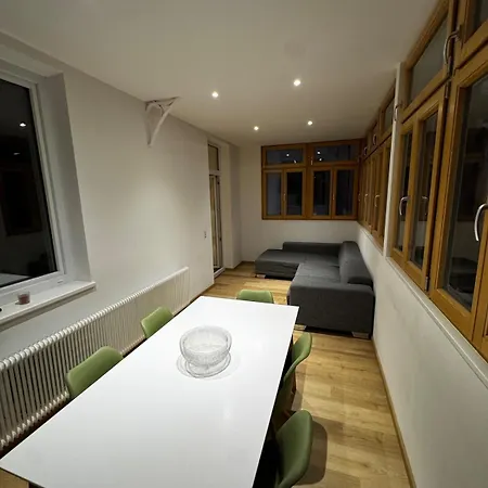 In With 3 Bedrooms 公寓 *